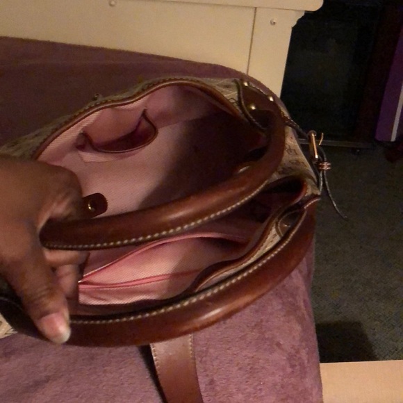 Large beautiful spacious Dooney & Bourke hobo bag. - Picture 8 of 8